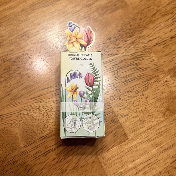 COPY - NWT Invisibobble (6) in Spring packaging - Picture 3 of 3